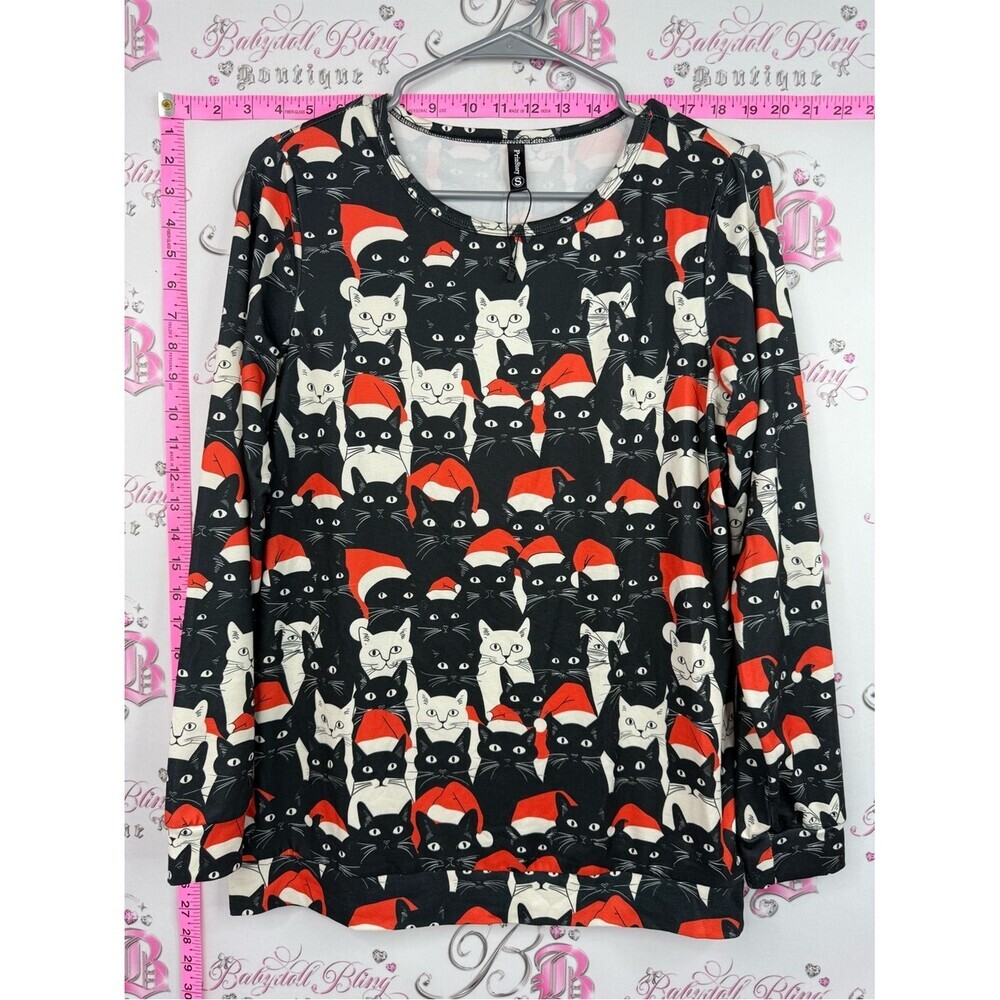 Prinstory top cats Black Cat Print Holiday Top with Red Santa Hats